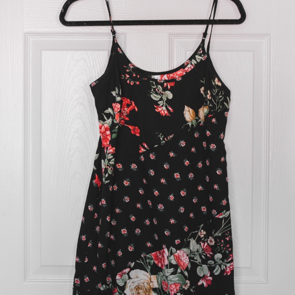 Xhilaration Black Floral Shift Dress